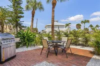 CASA BELLA" B" - 1 Bed/1 Bath STEPS TO THE BEACH - Sleeps 2