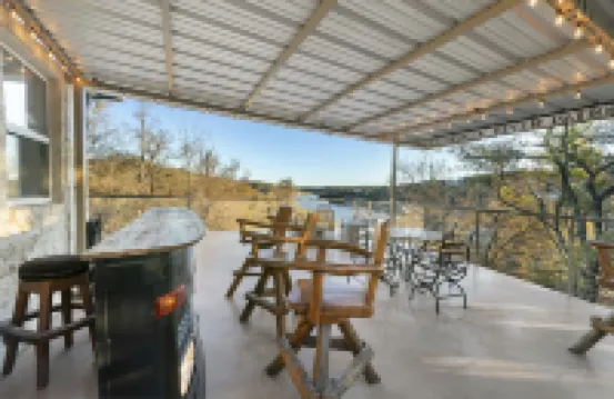 A "Willie" Nice House, with a Willie Nice View! 509 East Avenue, Marble Falls