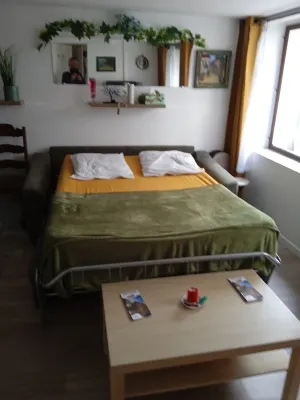 Studio 2 Personnes Centre Ancien de Sainte Maxime a 300 M Plage et Port