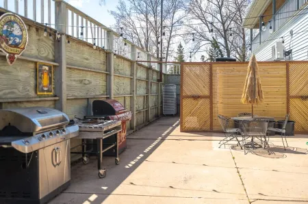 Bell Street Lodging-Suite