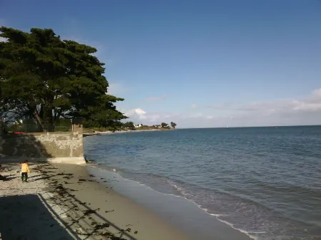 Loctudy: Single storey holiday home 300 m from the beautiful beach of Lodonnec Отели в г. Локтюди