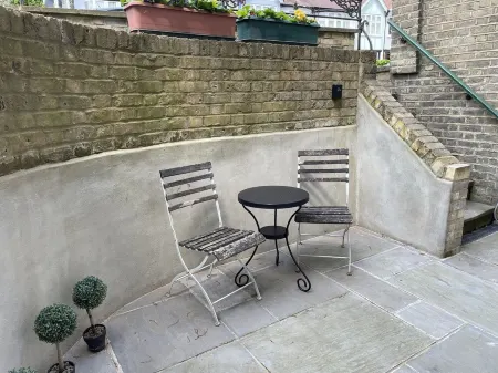 Beautifully Appointed One Bed Apartment. Near Richmond Park, and Kew Gardens Отели рядом с достопримечательностью «Королевские ботанические сады»