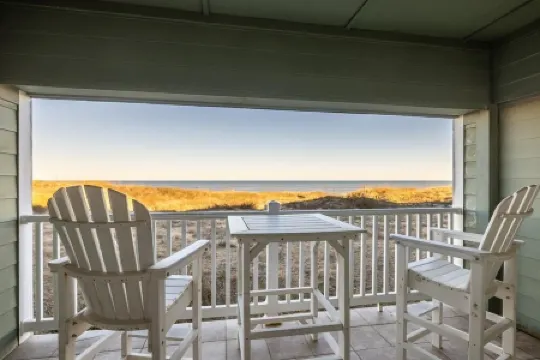 Peaceful Oceanfront OBX Getaway