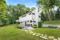 Walk to Breakwater Beach in Heart of Wine Country - Country Houses