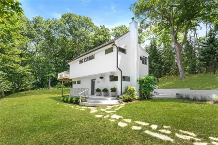 Walk to Breakwater Beach in Heart of Wine Country