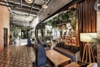 SoCo Urban Paradise - Best Location! - Pool, Gym, Rooftop, Free Parking