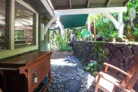 Charming, Romantic Beach Cottage at Anini Beach!  TVNC 1361 Hotel in zona Baia di Moloaa