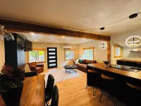 Rustic modern 2-bedroom home-lower level with hot tub in marvelous Moscow