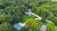Family Friendly Retreat, sleeps 12+, Pole Barn with games, Large inground pool