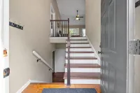 Spacious 4-bedroom House near Downtown Clarksville
