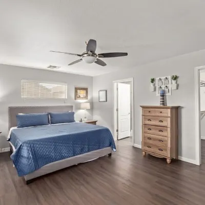East Mesa home sleeps 6 close to hwys Legacy Sports Hotels near Walmart Supercenter