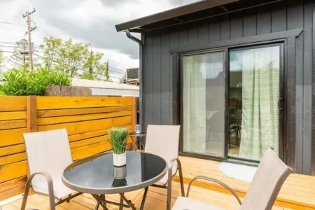 Modern Charm/Large families and friend groups Отели в г. Конкорд