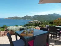 Apartment in a quiet neighbourhood with view of the sea and mountain - Wifi