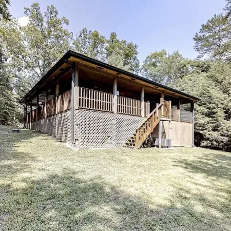 Mountain Dreams ~ Your very own private and rustic mountain retreat!