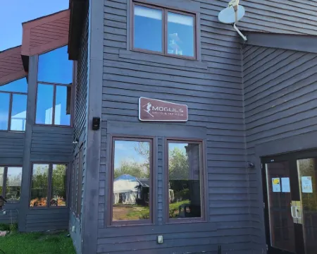 Lutsen Getaway - Pool, Hot Tub, Hiking Trails, Gondola, Alpine Slides, & More Hotels in Lutsen