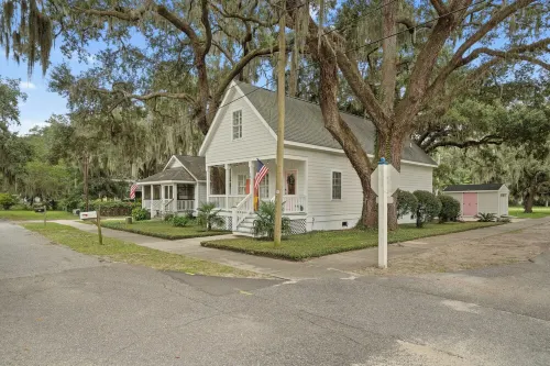 The Happy Place - Renovated + Walkable in the heart of Port Royal<br>