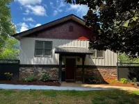 Fisherman paradise on private lake 5 minutes from Helen