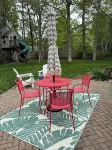 A cozy cape cod cottage w/ AC near local beaches! Pet friendly