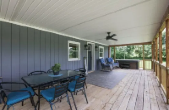 Country Escape in Hocking Hills- Great location!