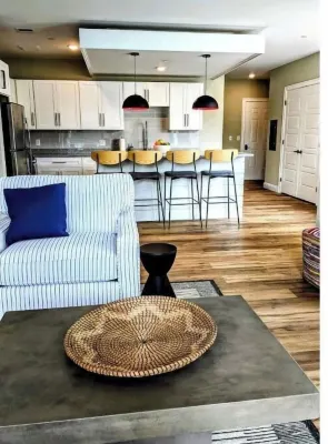 Waterford, CT - Beautiful 2 Bedroom/2 Bath, 2nd Floor Apartment, 1,252SF