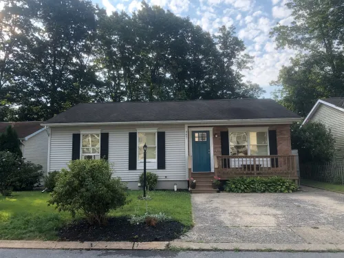 Sparkling clean bungalow close to campus - 3 stelle
