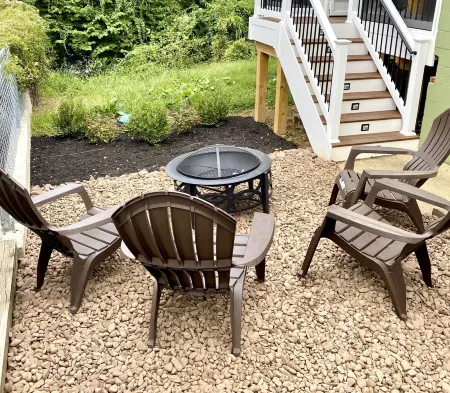 Block to Beach! Fossil Hunting, Hot Tub, Coffee Bar, Screened Deck, 1hr to DC