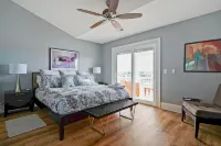 Luxurious Sunset Beach Home On The Water With Pool, Boat Dock and Golf Cart - 비치