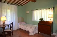 Antica Casa Colonica con Piscina nel Giardino Della Villa Settecentesca De Rossi