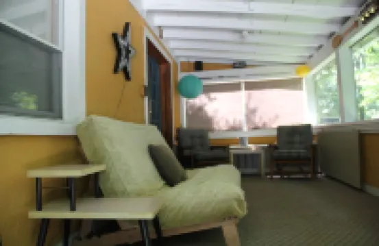 Charming Cabin in Leesville Lake's Best Community. Complimentary Kayaks. Hotels in Carroll County