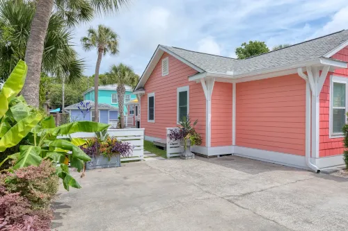 Couples love this sweet thing, just a block to the beach