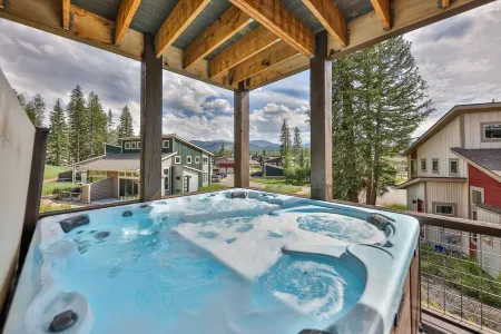 Elevated Mountain Retreat—Private, Spacious, Minutes from Adventure