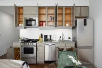 Stylish DT Studio w/ Private Balcony!