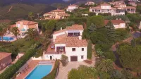 Luxury villa, heated pool, panoramic sea view, air conditionin