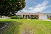 Perfect for FamiliesPrivate Pool, Hot Tub, Fenced Yard, Pets ok, Near Beaches