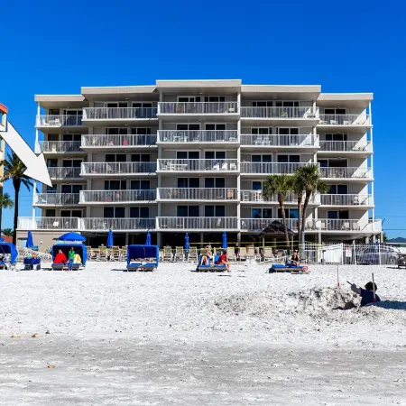 Luxurious 2BR/BA Beachfront Condo. Seaview