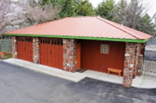 Prairie's Cottage at Sage Guesthouse formerly the 19th Hole