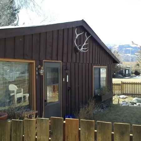 All the Comforts Of Home Surrounded By The Rocky Mtns Yellowstone Park