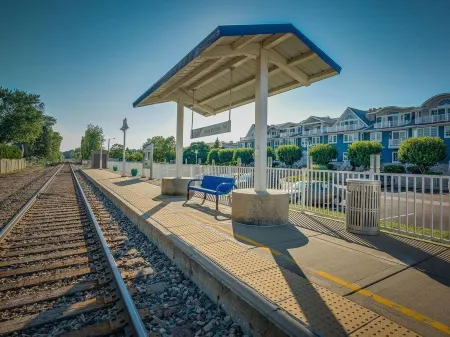 Perfect for groups! Walk to Journeyman/downtown Three Oaks Отели в г. Три Окс