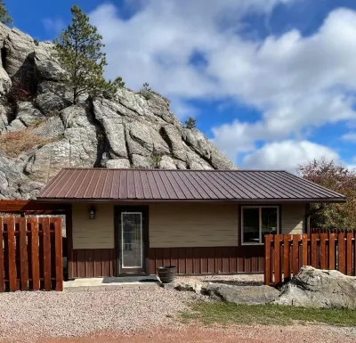 Paradise Land Cabin A Hotels near ‪Custer County 1881 Court House Museum‬