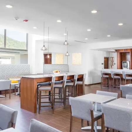 Hampton Inn & Suites by Hilton Los Cabos