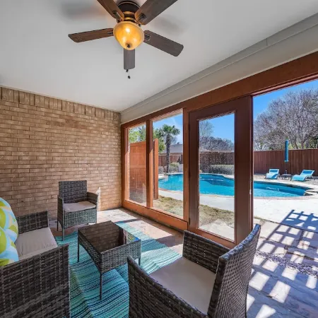 One Story House, King Beds, TV in all bedrooms, Desks, Grill and Pool.