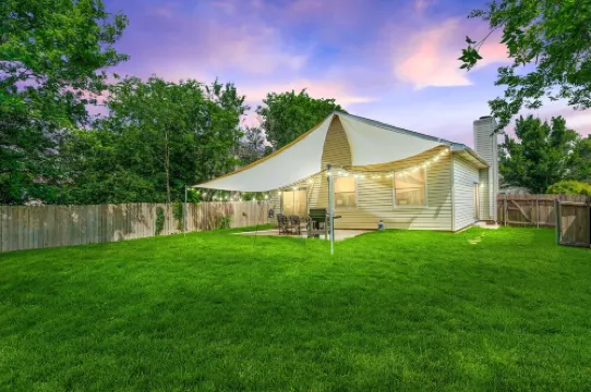 ❤️modern 5☆accommodation in 3B2B✔King size bed✔ BBQ✔ pet friendly✔5 mi to Domain Hotels in Wells Branch