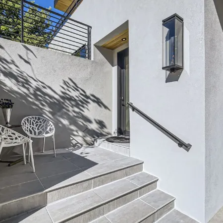 Luxurious Rental with Ideal Downtown Proximity - Stroll to Pearl Street and CU.