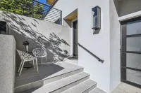 Luxurious Rental with Ideal Downtown Proximity - Stroll to Pearl Street and CU.