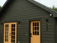 Welcome to our charming Montana cottage with a cozy traveler’s inn twist Hotels in Hamilton