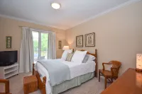 Spacious Cabin on Lake Martin!