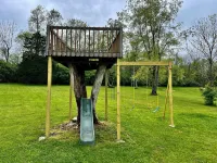 Spacious family Lodge with solar heated pool, hot tub, fire pit and EV charger.