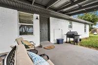 New-Rock Creek Cottage ~ Cozy & Countryside, 12 miles from Magnolia