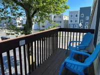 Beautifully renovated condo, close to the boardwalk - away from the noise!