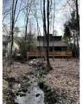 Modern Poconos House, 3br 2ba, HOT TUB, Private